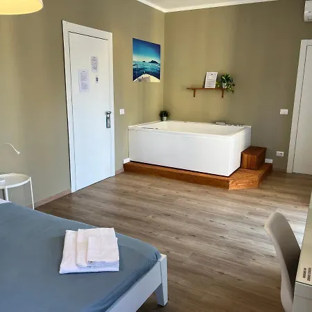 Colombo 32 *